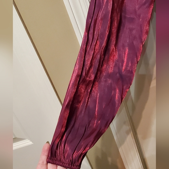 Adelyn Rae Remy Ruched Blouse In Metallic Pink Berry Size XS - Picture 6 of 11